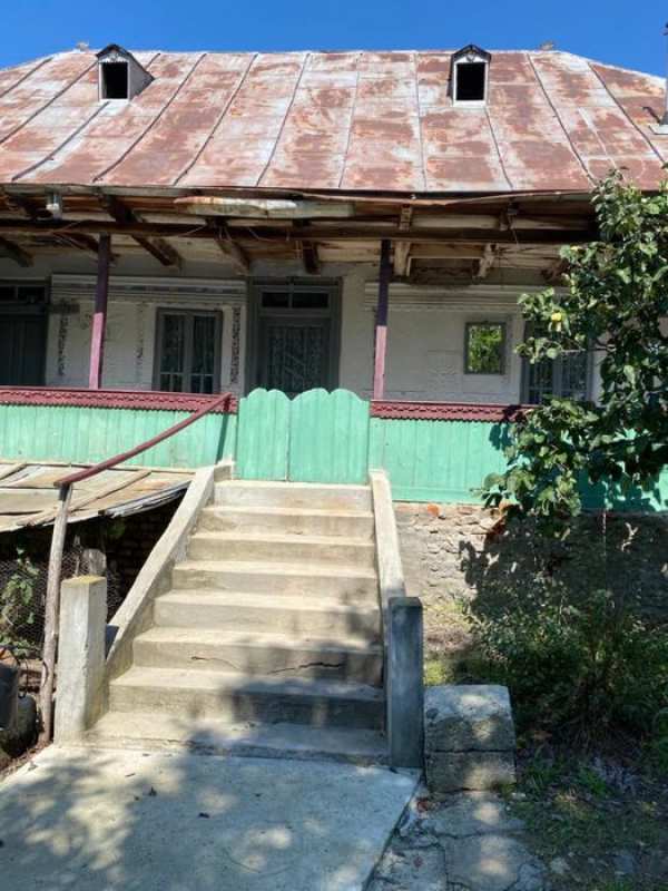 Casa taranesca si anexe in Valea Mare, sat Margineni, judet Valcea