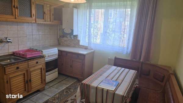 Vand garsoniera cu 2 camere in Deva,  Gojdu (str. Viitorului), etaj 3,