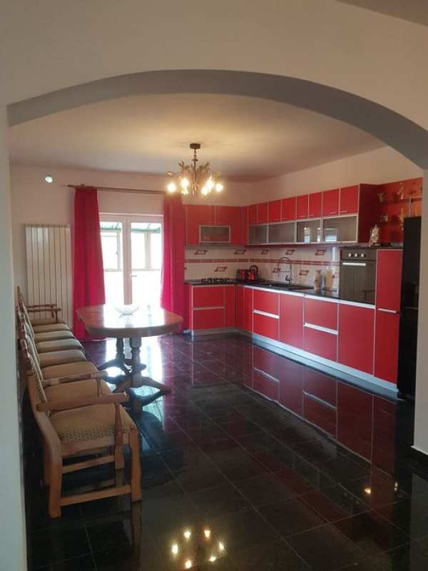 Apartament de Lux în centrul comunei Tămășeni, Neamț!