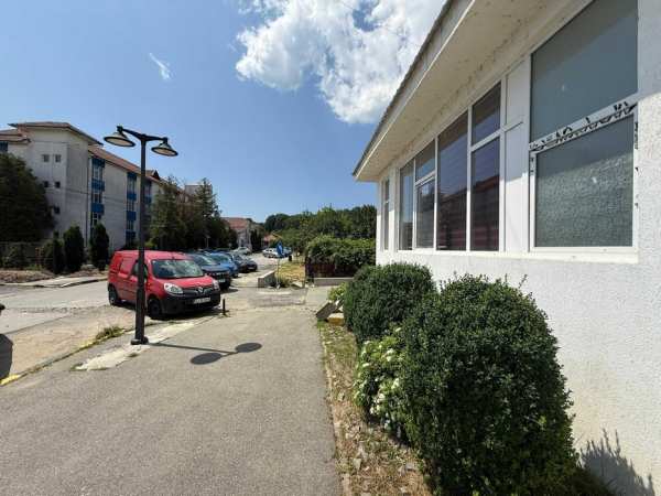 Spațiu comercial de închiriat în Novaci. Zonă ultracentrală.