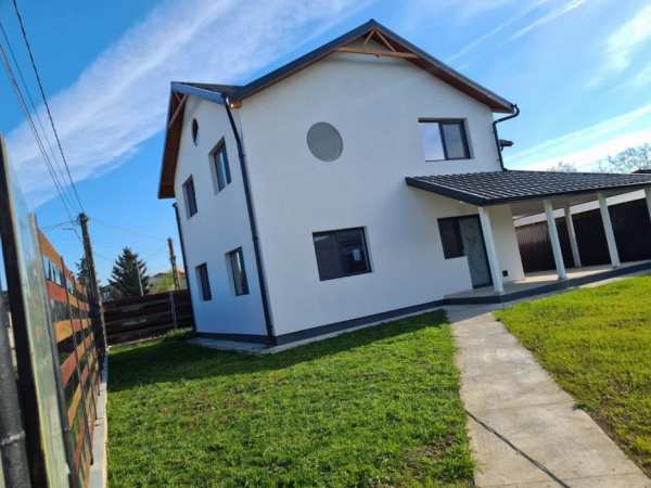 Casă de vânzare noua