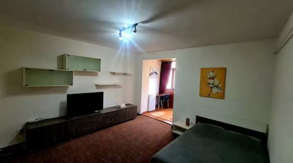 Inchriez garsoniera 32mp  zona centrala Griviteti Tg Jiu