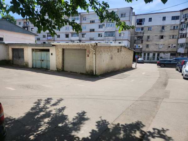 Închiriez garaj zona garii