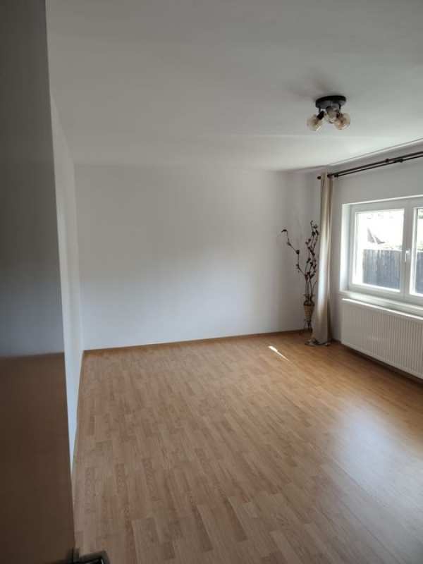 Apartament 2 camere de închiriat - zonă liniştită, ideal pt 1/2 pers.