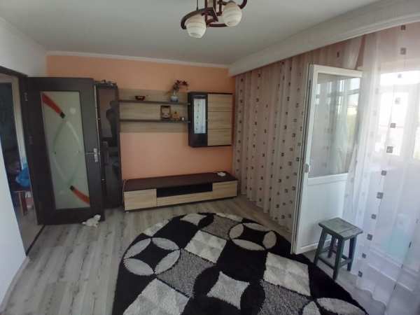 Închiriez Apartament 3 camere Tudor Vladimirescu Pitești