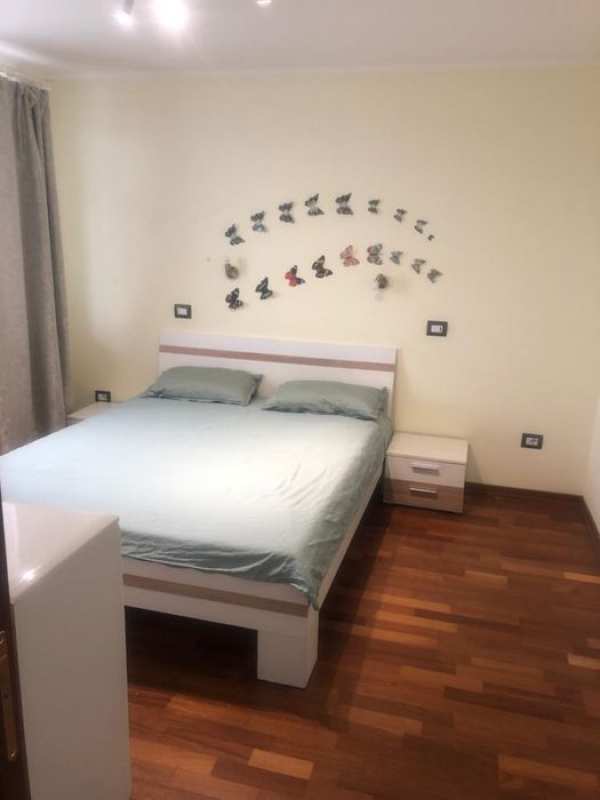 Ofer spre inchiriere Apartament cu 3 camere