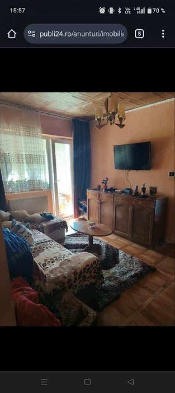 Vând apartament cu 3 camere in Ineu,Judetul Arad