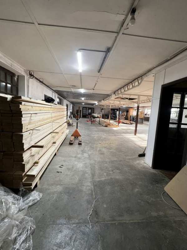 Spatiu comercial de inchiriat 2€/mp