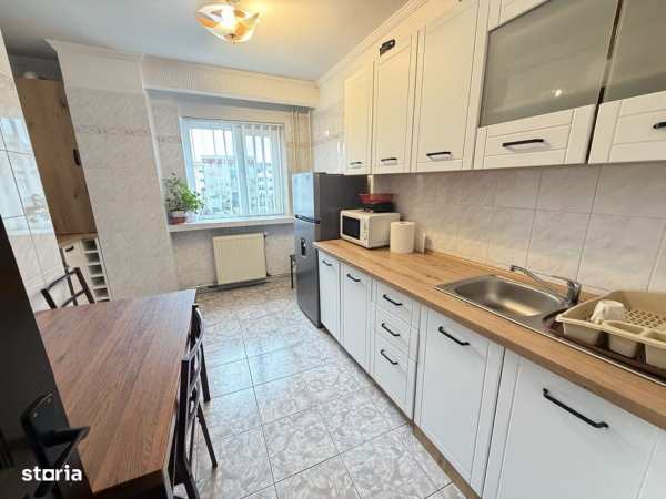 Chirie apartament 3 camere Mioveni, Centru, Et3, 2 balcaone,Bld. Dacia