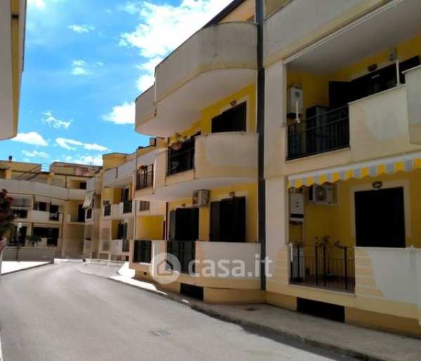 Appartamento in residenziale in Via Montella 48