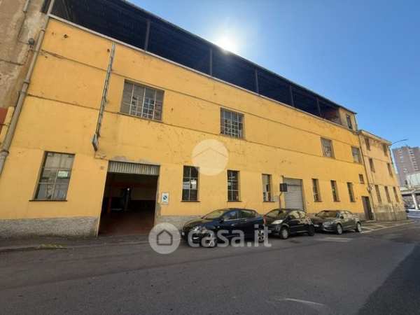 Capannone in commerciale in Via San Bartolomeo del Fossato 15