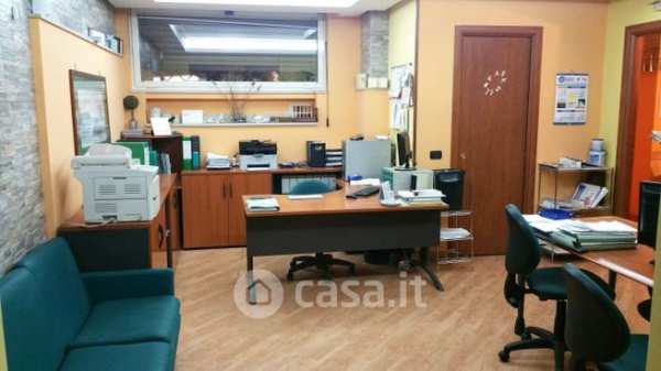 Ufficio in commerciale in Via Pietro Castellino