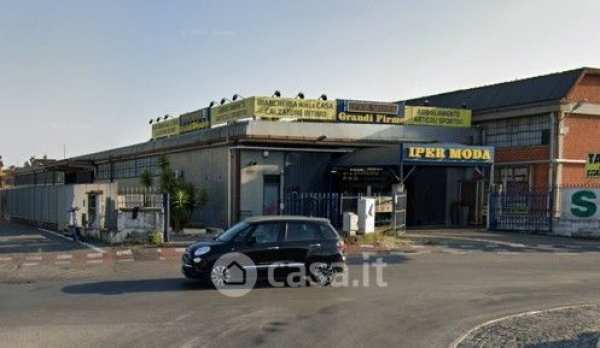 Capannone in commerciale in Via Bernardino Alimena