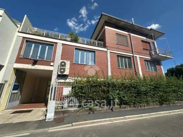 Capannone in commerciale in Via Silvio Pellico 19