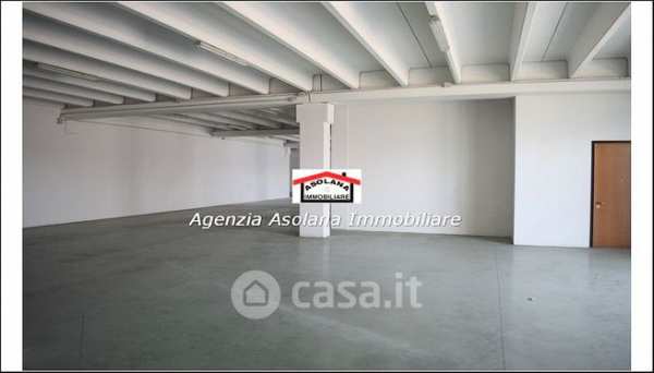 Capannone in commerciale in Via Castellana