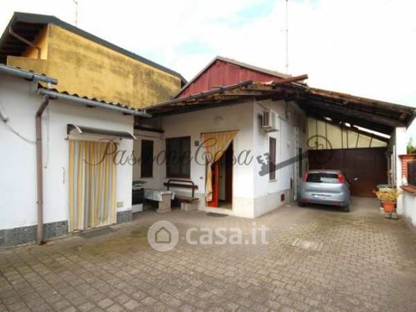 Casa indipendente in residenziale in 