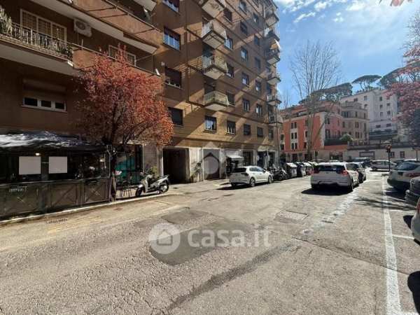 Capannone in commerciale in Via Marcantonio Bragadin 12