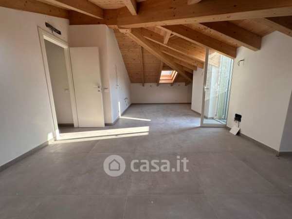 Appartamento in residenziale in Via Delle Americhe 14