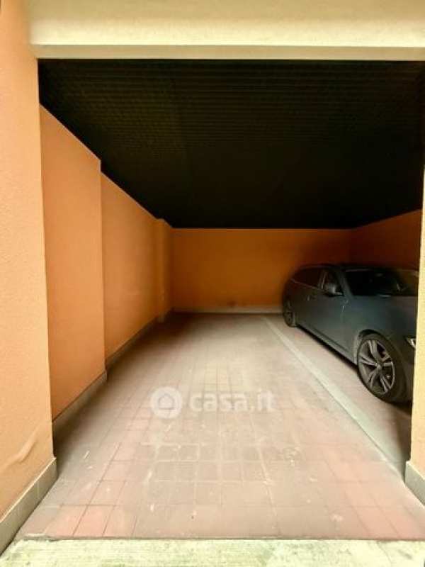 Box/posto auto in residenziale in Via Domenico Balestrieri 6