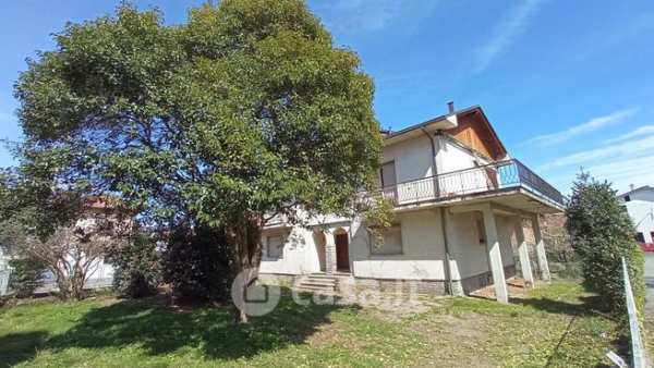 Casa indipendente in residenziale in Vicolo Piovale 27