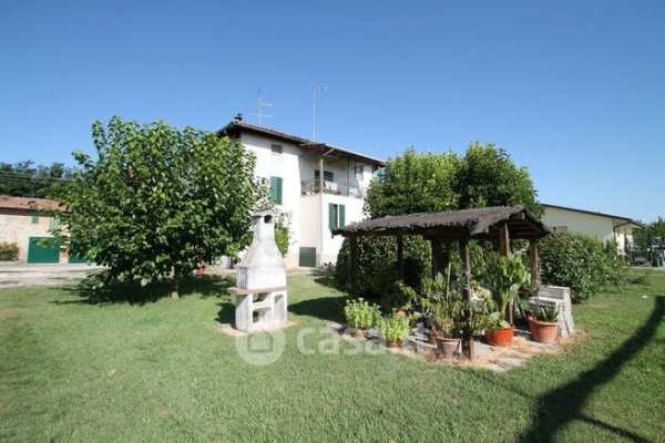 Casa indipendente in residenziale in Via Modenese