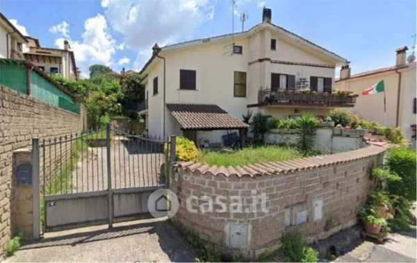 Casa bi/trifamiliare in residenziale in Via Santa Maria