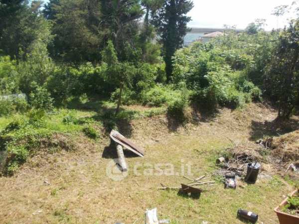 Terreno agricolo in commerciale in 