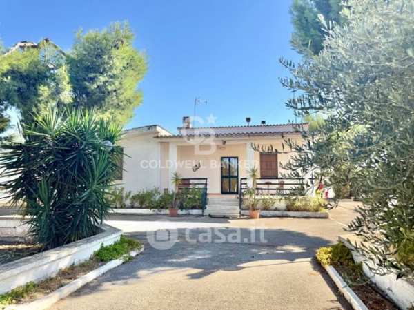 Rustico/casale in residenziale in Strada Provinciale 13 Andria Bisceglie