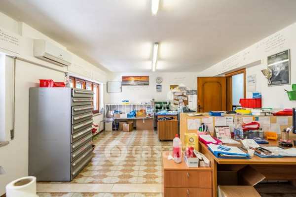 Ufficio in commerciale in Via Generale Giuseppe Arimondi 4 c