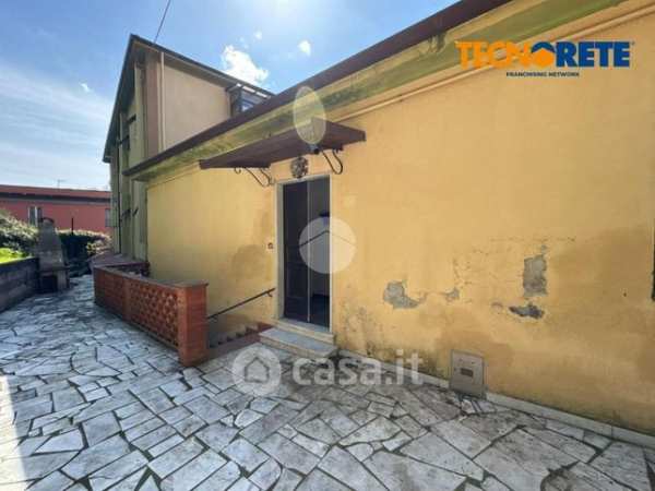 Casa bi/trifamiliare in residenziale in Viale San Bartolomeo 937