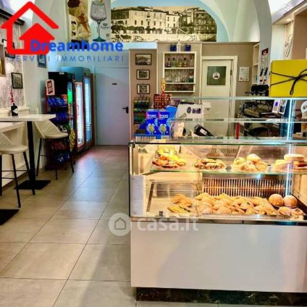 Attivitã /licenza (con o senza mura) in commerciale in Largo Domenico Paone