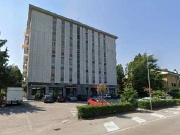 Appartamento in residenziale in Via Valmarana 55