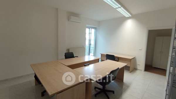 Ufficio in commerciale in Via Taranto 277