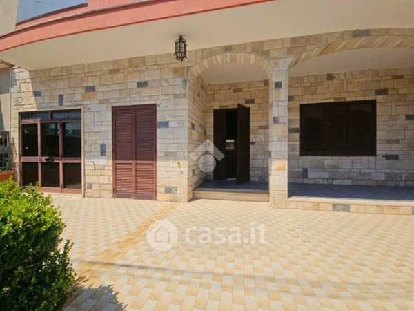 Casa indipendente in residenziale in Via Adua 49