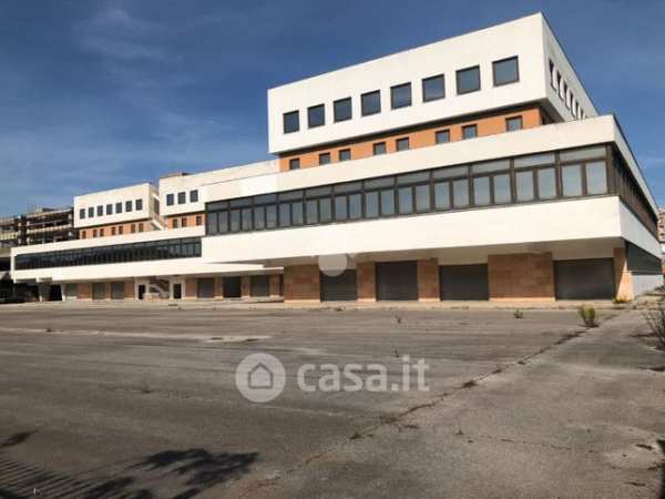 Capannone in commerciale in Via del Fosso di Fiorano