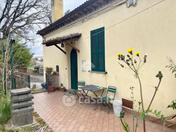 Casa bi/trifamiliare in residenziale in Strada Amerina 65