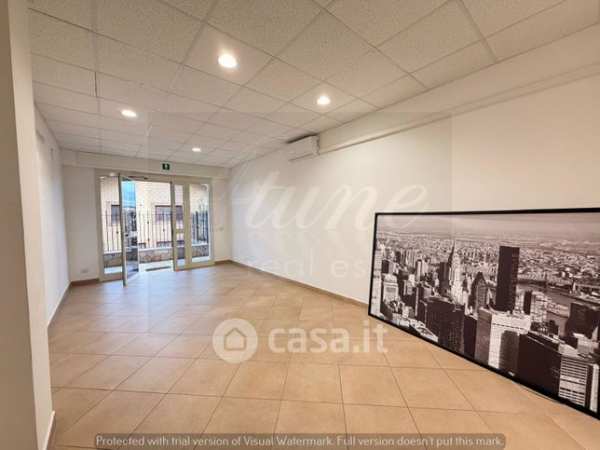 Negozio/locale commerciale in commerciale in Via Cassia 1844