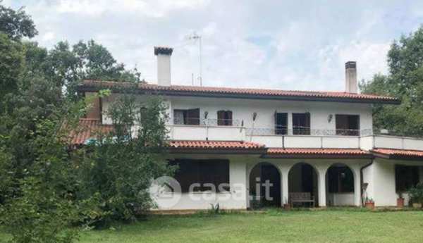 Villa in residenziale in Via IV Novembre 151