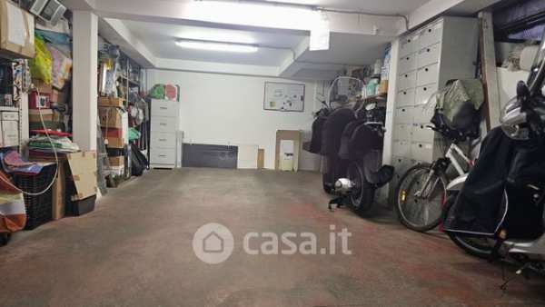 Box/posto auto in residenziale in Via Federico Guarducci