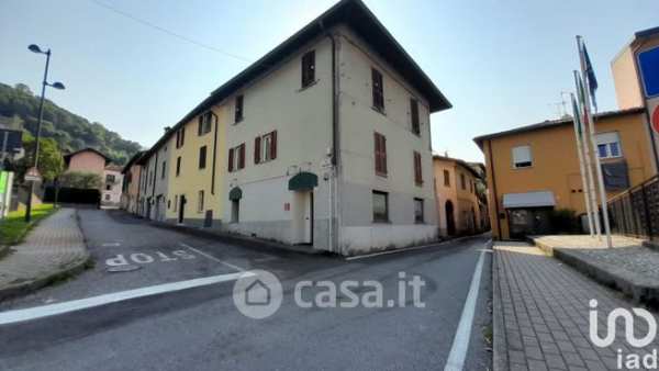 Ufficio in commerciale in Via Fratelli Calvi 53