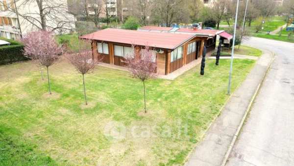 Attivitã /licenza (con o senza mura) in commerciale in Via Fratelli Miselli