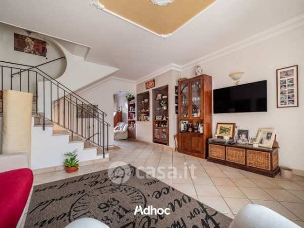 Villetta a schiera in residenziale in Via Nino Bixio 7