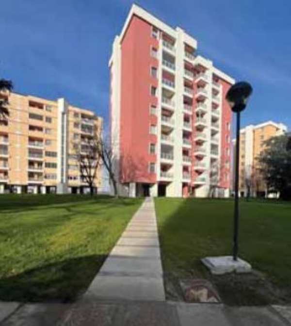 Appartamento in residenziale in Via Sporting Mirasole 38