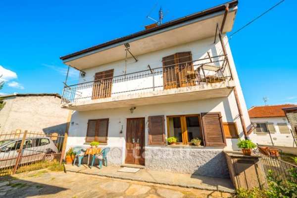 Casa indipendente in residenziale in Via Cave 363