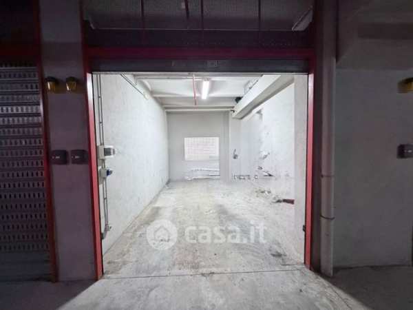 Box/posto auto in residenziale in Via Guido De Ruggiero