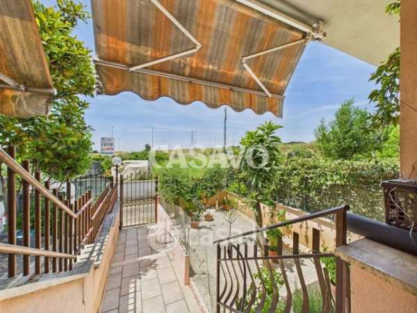 Villa in residenziale in Viale Valle dell'Aniene 40