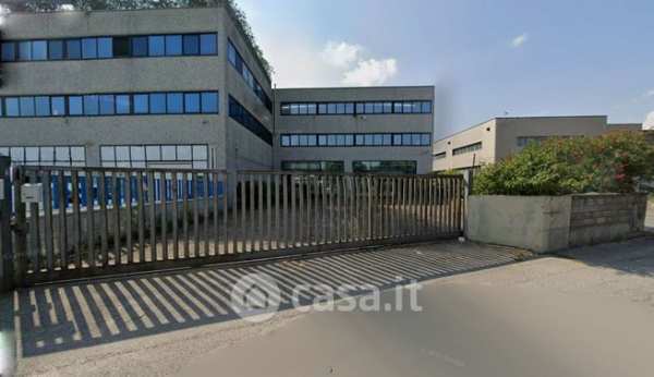 Capannone in commerciale in Via Statale