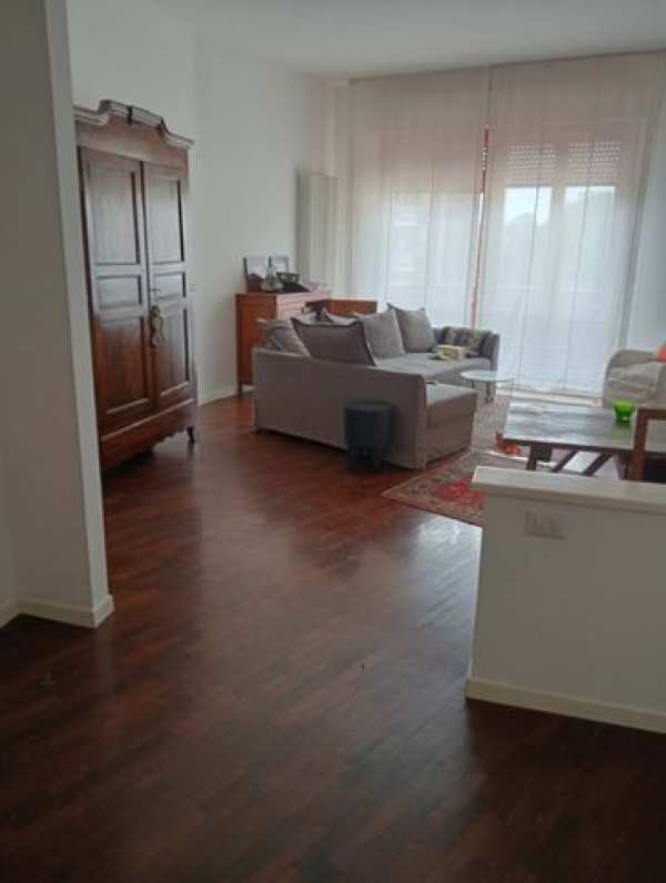 Appartamento in residenziale in Via del Conero 18