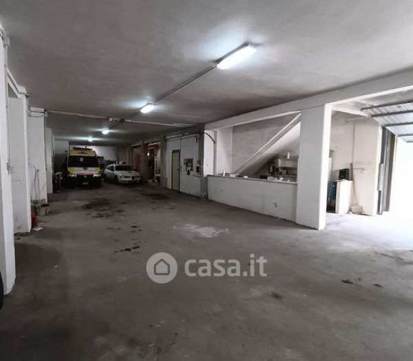 Box/posto auto in residenziale in Via Lisciano 32 Loc