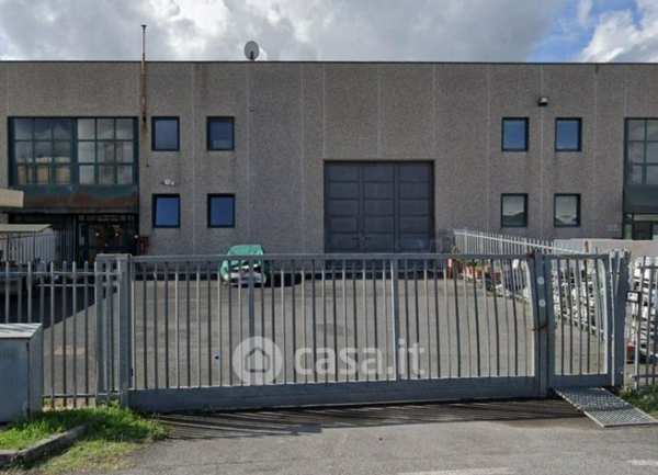 Capannone in commerciale in Via Edoardo Amaldi 19 -15